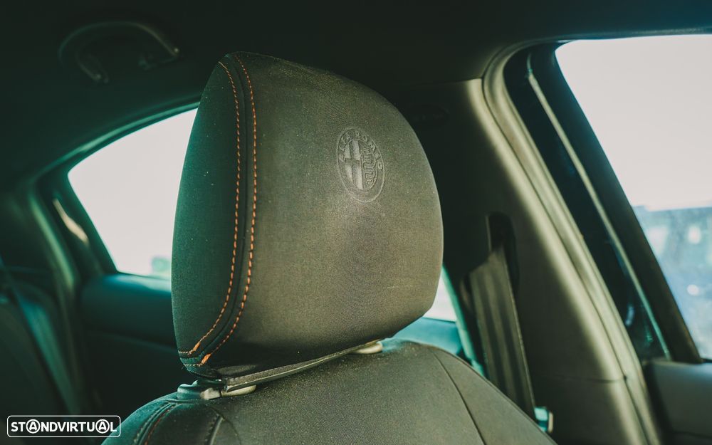 Alfa Romeo Giulietta 1.6 JTDM Exclusive - 9