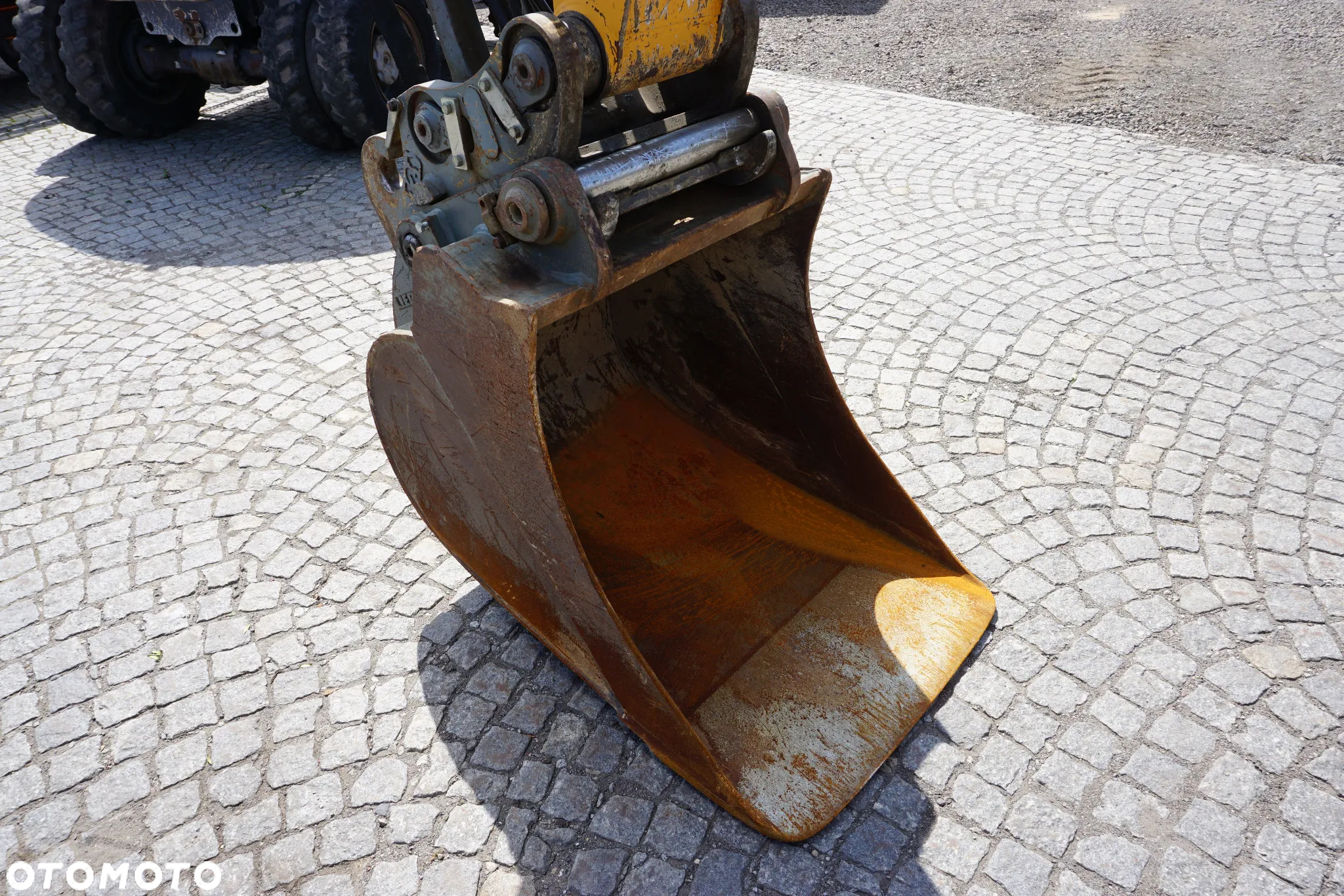 Liebherr A 900C - 9