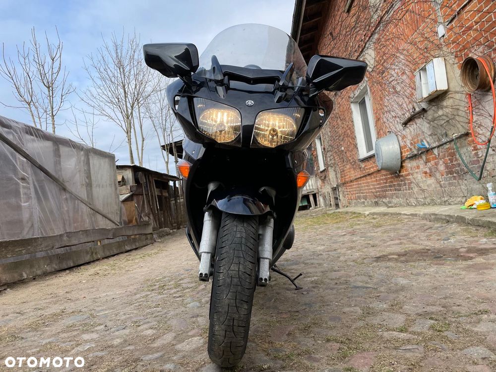 Yamaha FJR - 17