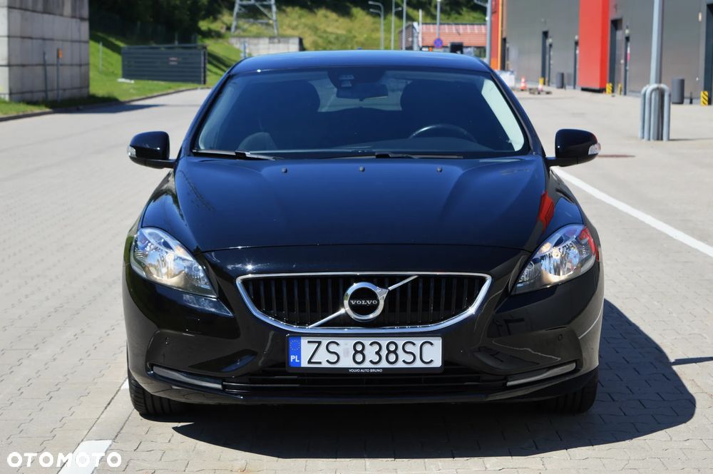 Volvo V40 T2 Momentum - 34