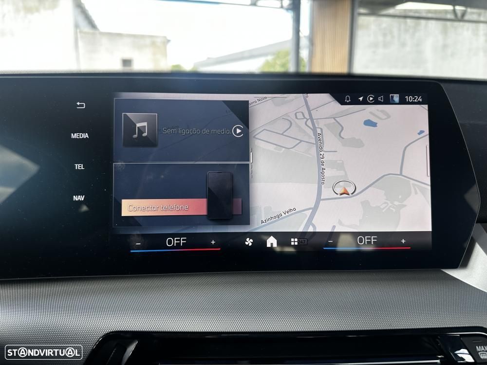 BMW iX2 eDrive20 - 21