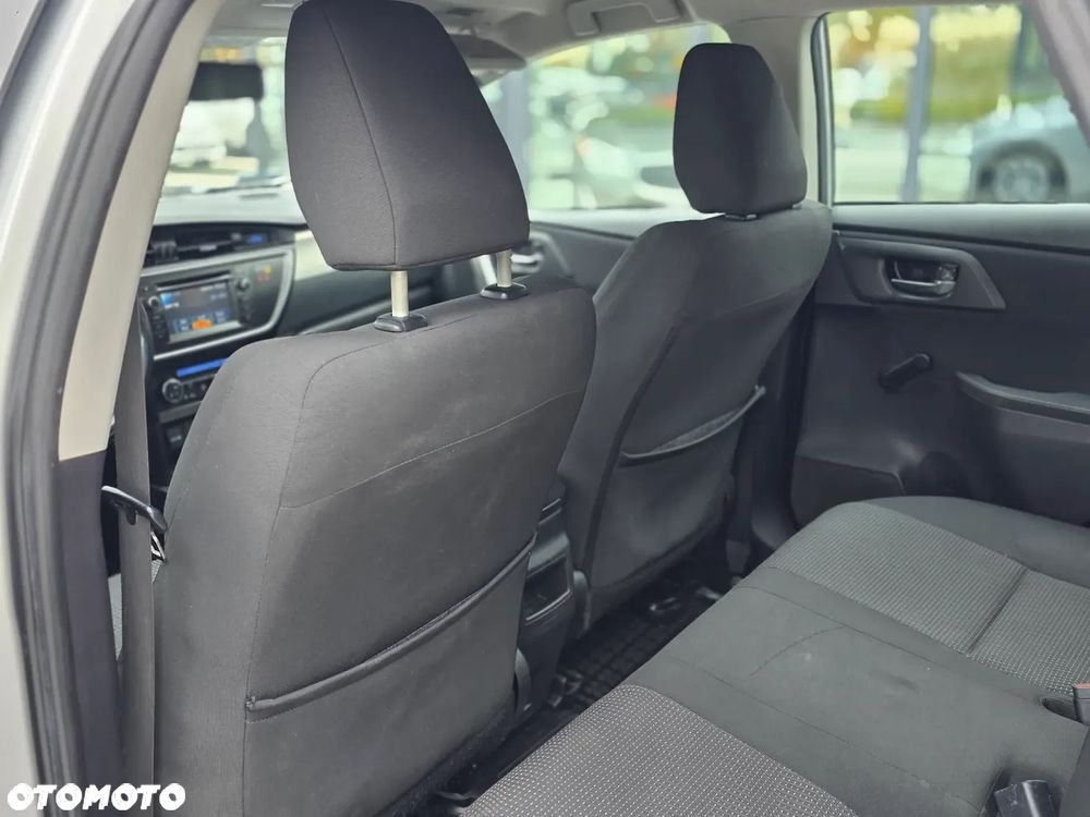 Toyota Auris 2.0 D-4D Prestige - 24