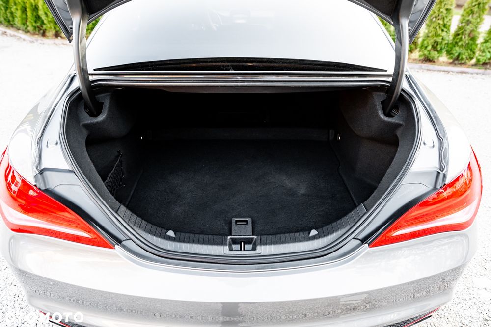 Mercedes-Benz CLA 250 7G-DCT AMG Line - 22