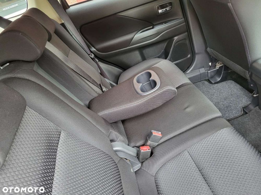 Mitsubishi Outlander - 28