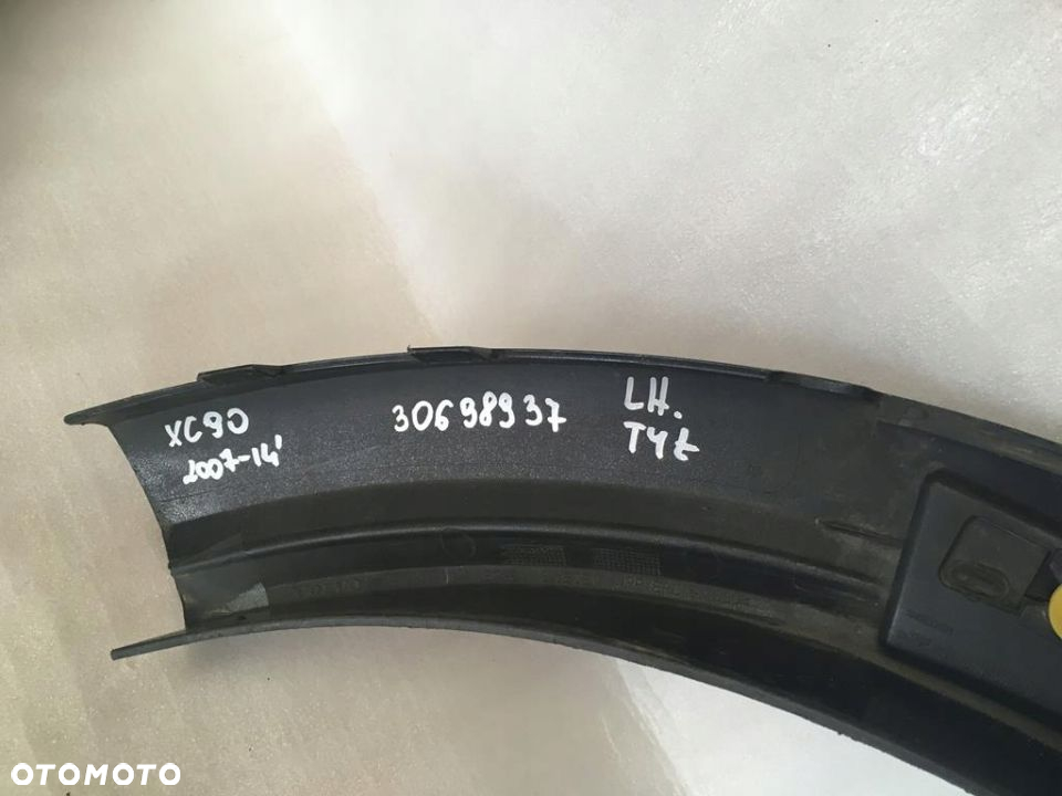 VOLVO XC90 LISTWA NA BŁOTNIK LEWA TYLNA 30698937 - 3