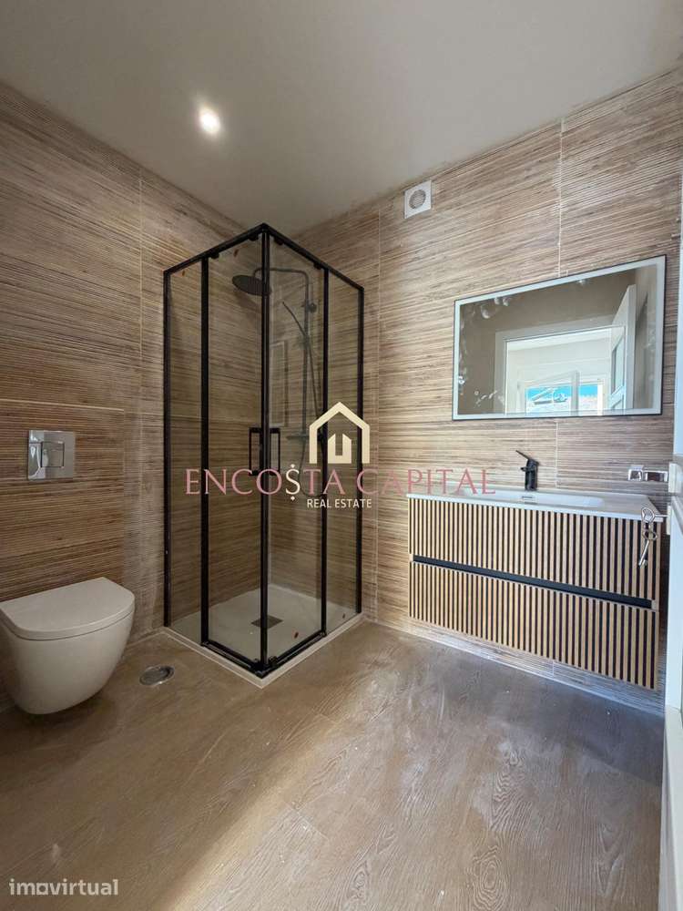 Apartamento T1 totalmente remodelado com piscina e logradouro privado - Grande imagem: 4/23