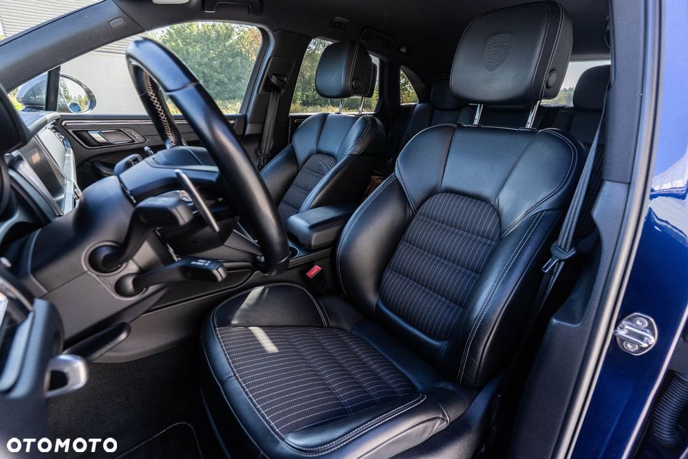 Porsche Macan T - 19