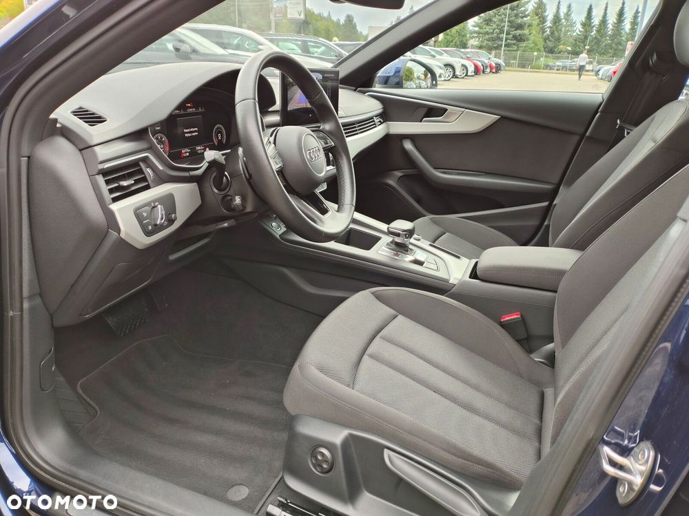 Audi A4 Limousine - 12