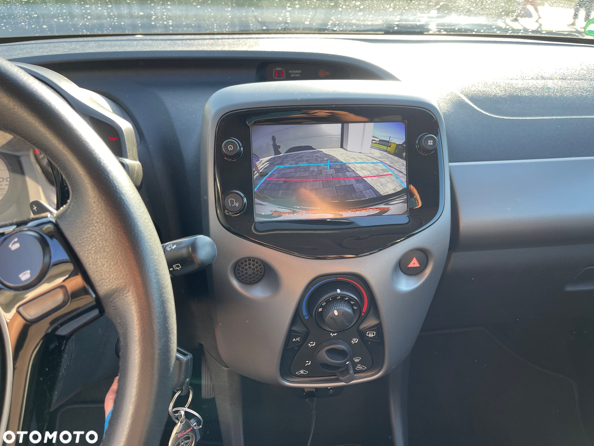 Toyota Aygo x.shift x-play connect - 19