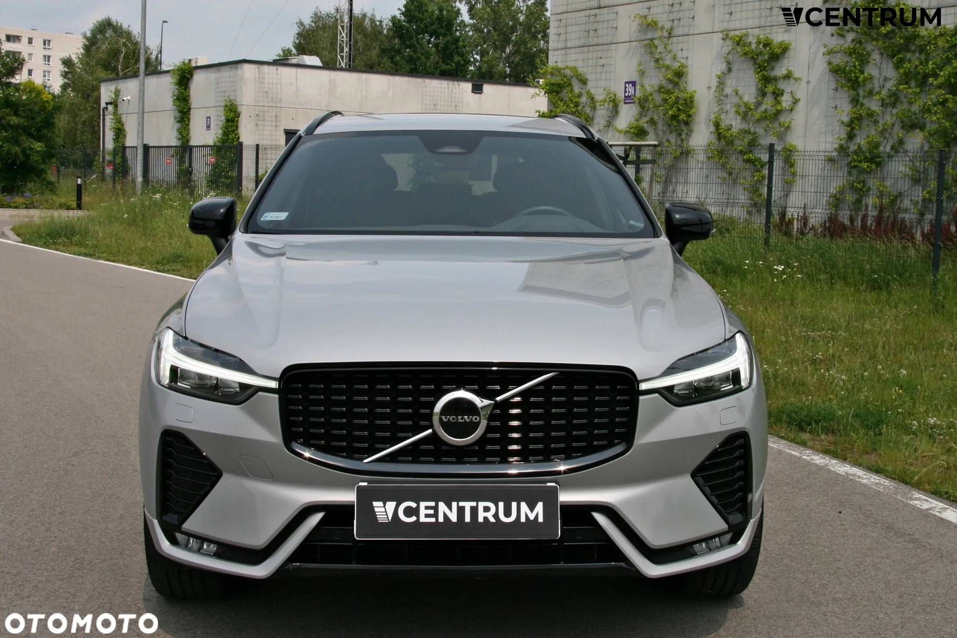 Volvo XC 60 B5 B AWD Plus Dark - 2