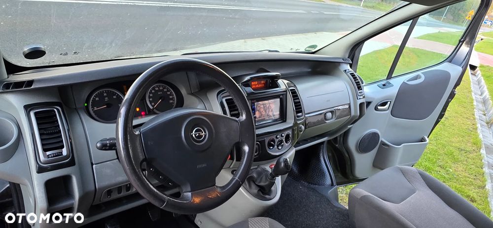 Opel Vivaro - 12