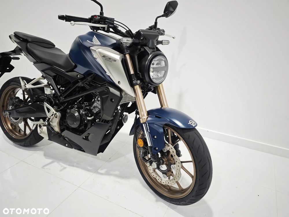 Honda CB - 8