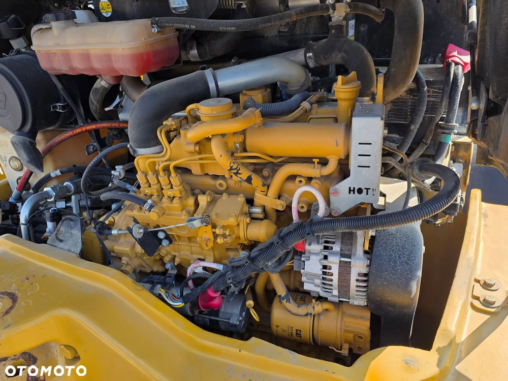 Caterpillar 908H2, 2014 ROK, 5700 MTH, ŁYŻKA OTWIERANA + WIDŁY - 16