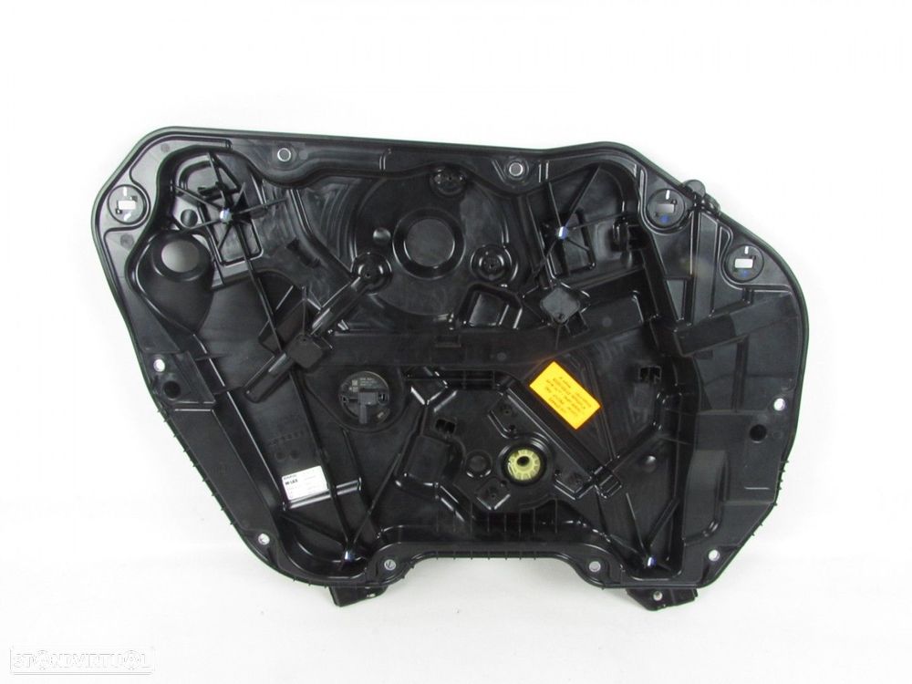 Elevador S/ Motor Esquerdo/Frente SEMI-NOVO/ ORIGINAL BMW 1 (F40) 51337465247 - 2