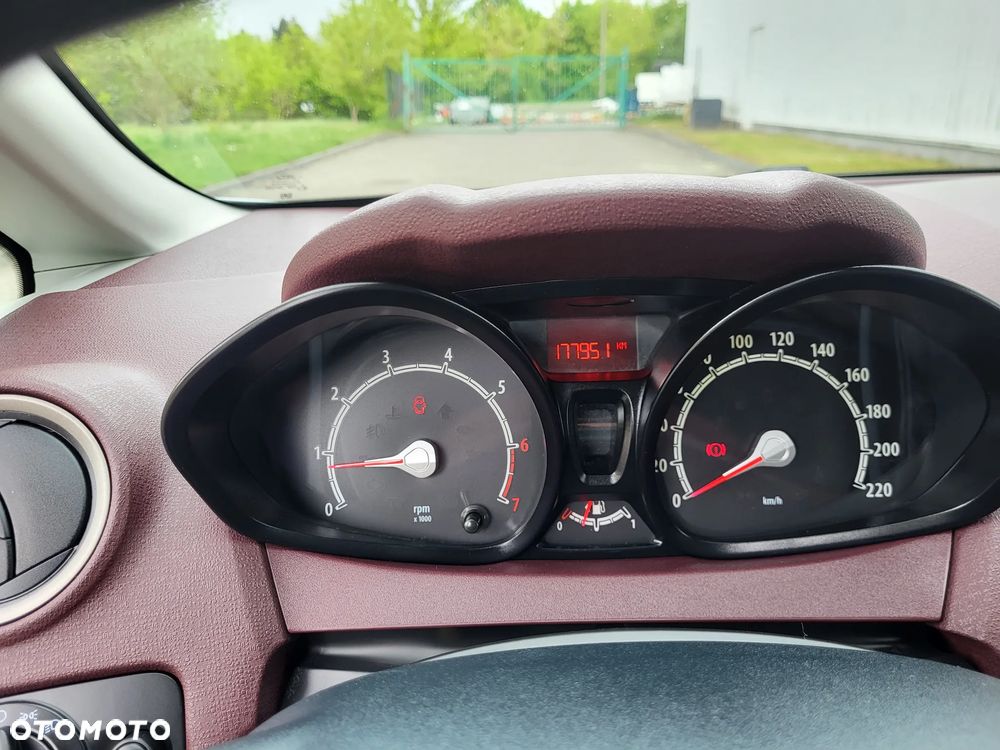 Ford Fiesta - 10