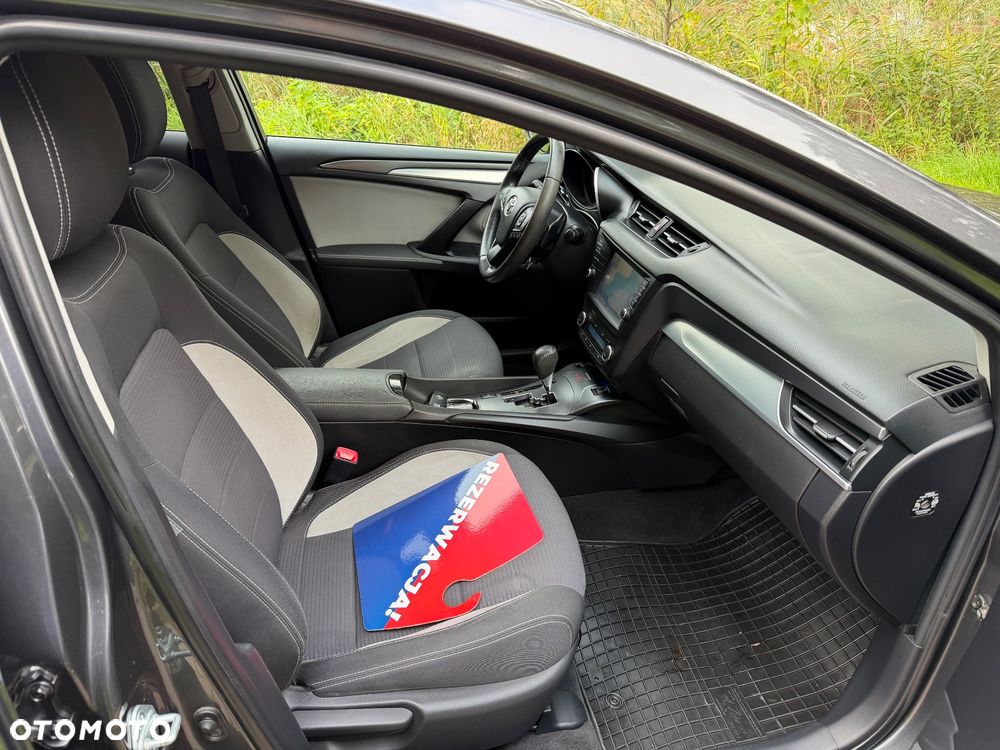 Toyota Avensis Touring Sports 1.8 Multidrive S Edition S+ - 11