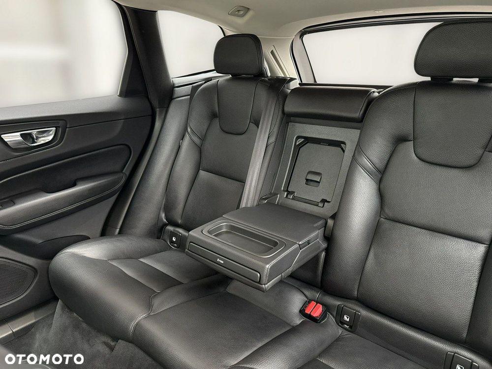 Volvo XC 60 - 29
