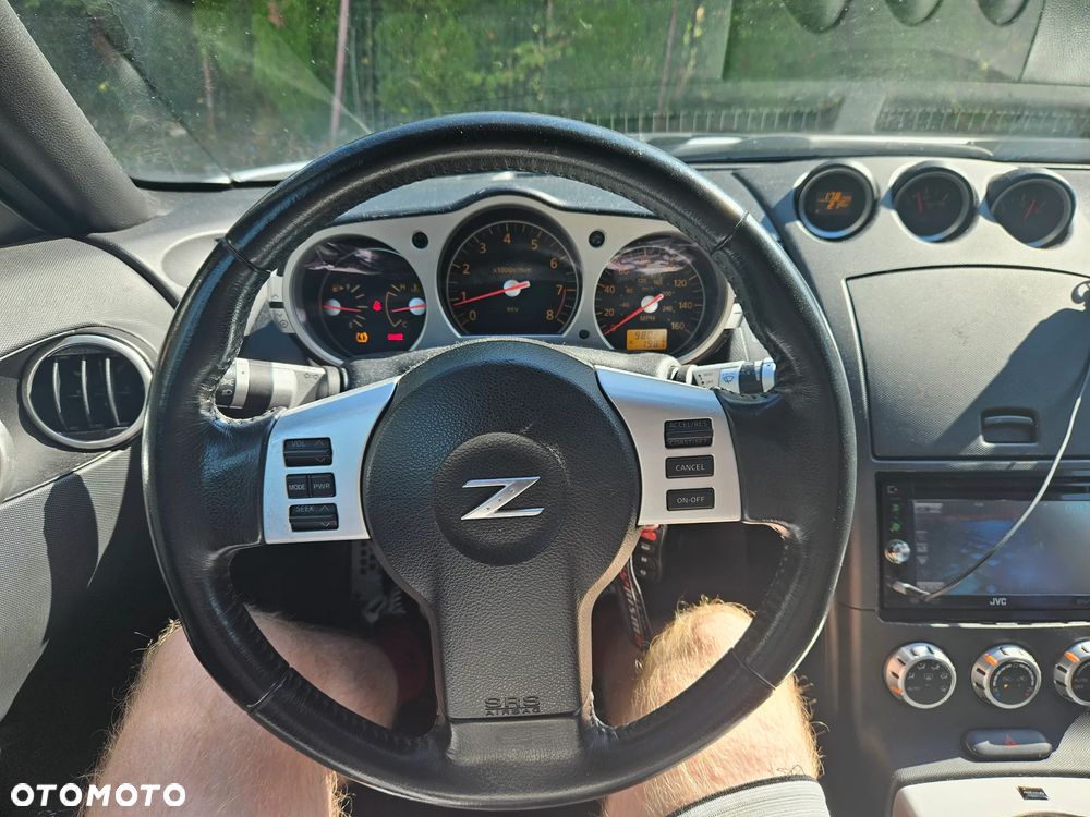 Nissan 350 Z Standard - 10