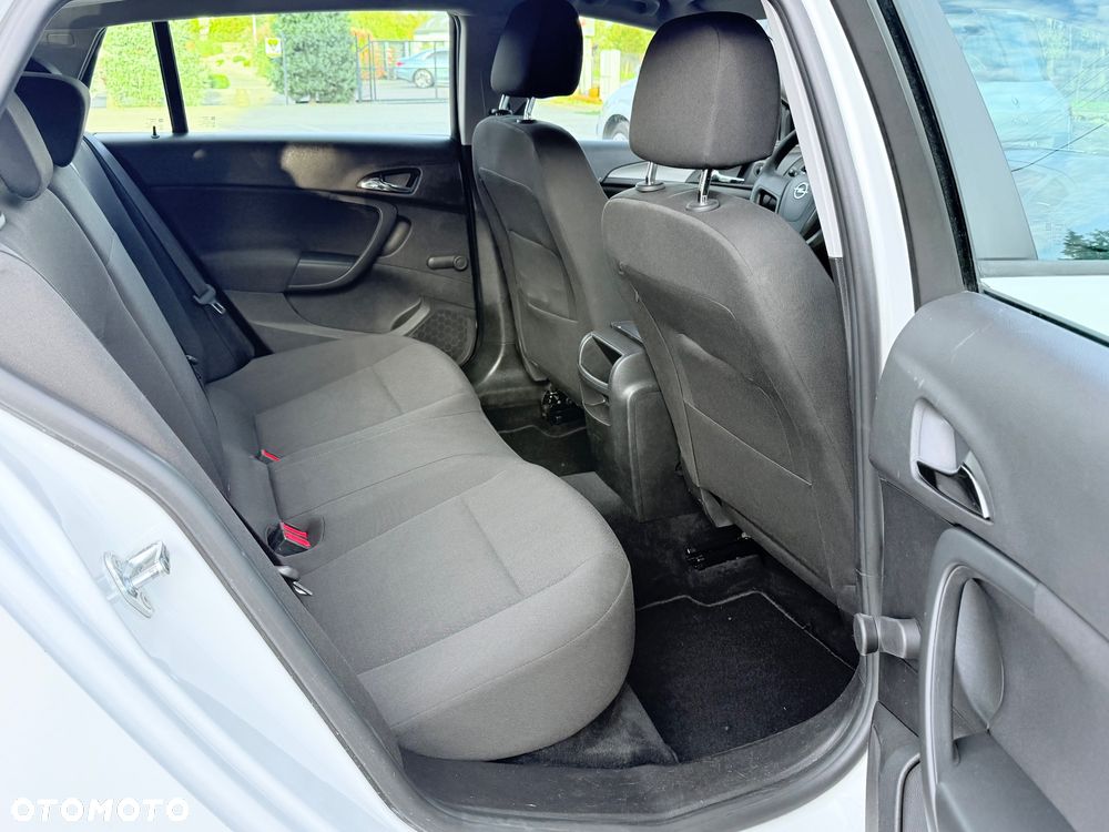 Opel Insignia - 32
