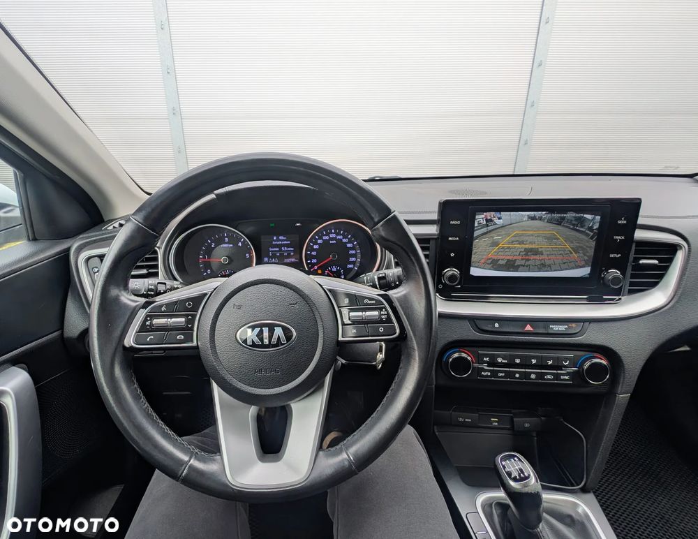 Kia Ceed 1.6 CRDi SCR M - 13