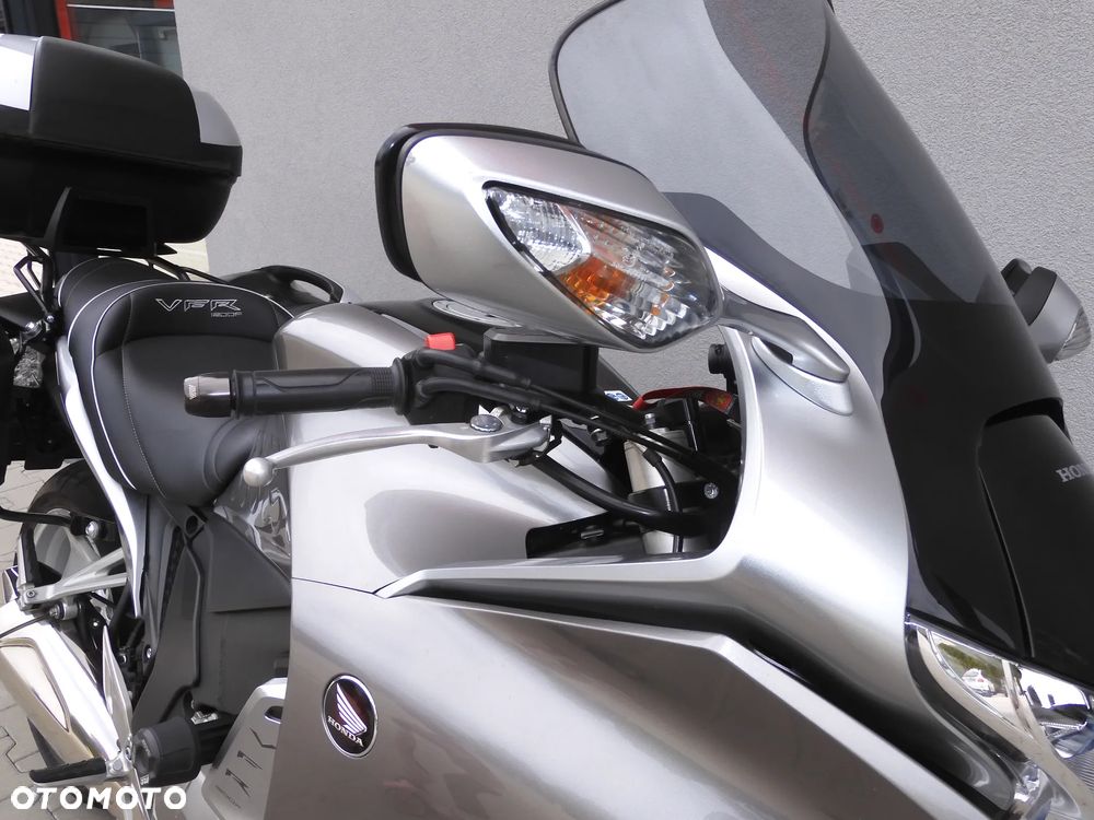 Honda VFR - 9