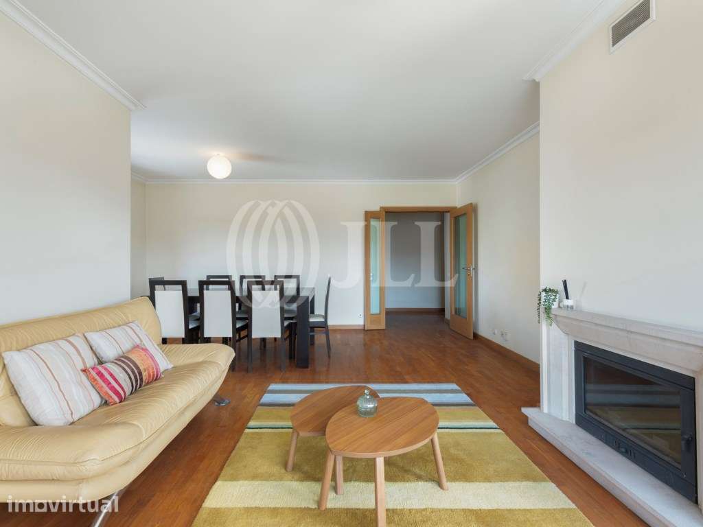 Apartamento T2, com varanda e estacionamento, no Porto - Grande imagem: 4/31