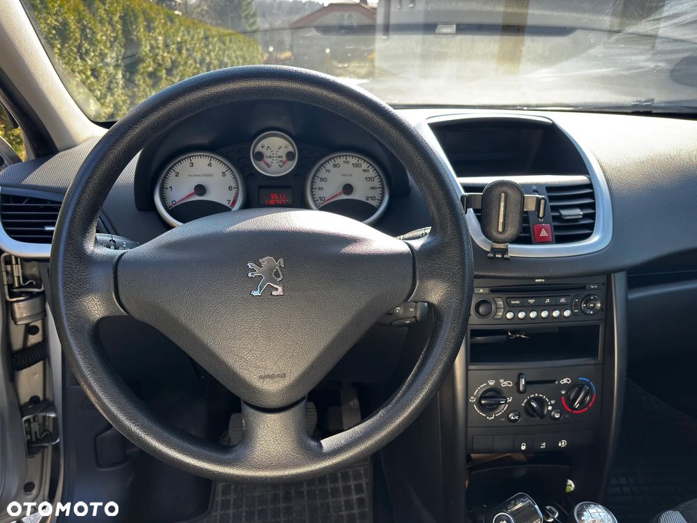 Peugeot 207 1.4 16V Trendy - 15