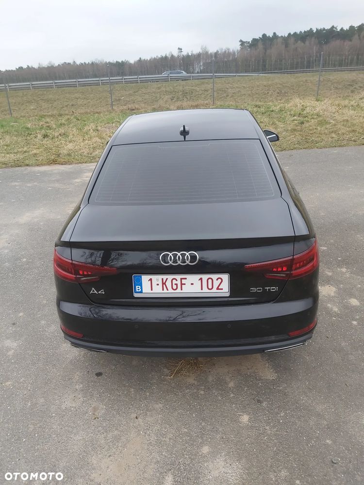 Audi A4 Limousine 30 TDI S tronic design - 12