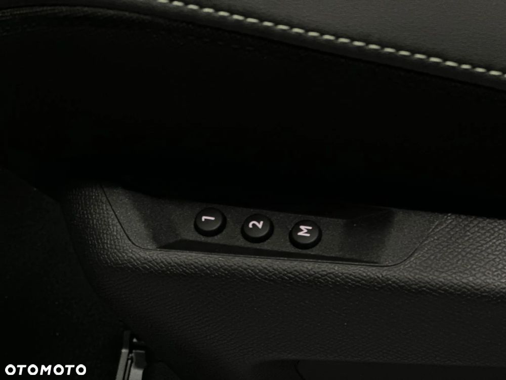 Peugeot 3008 1.2 PureTech mHEV GT E-DCS6 - 11