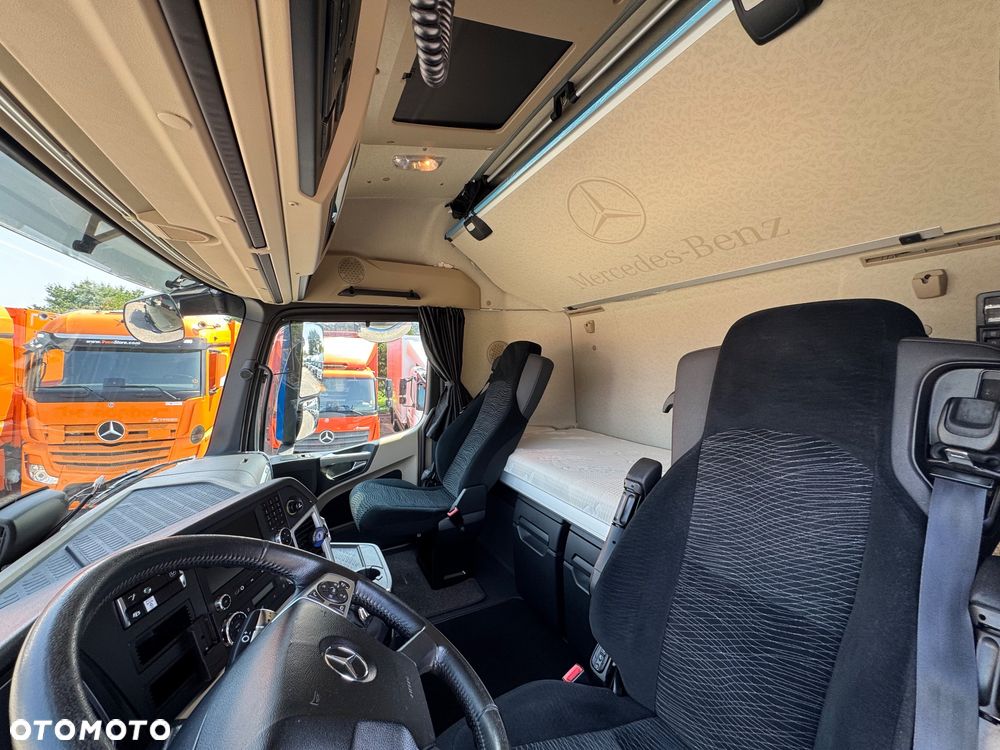 Mercedes-Benz Actros - 26
