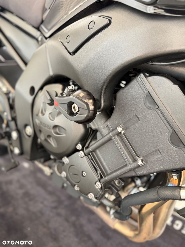 Yamaha FZ - 13
