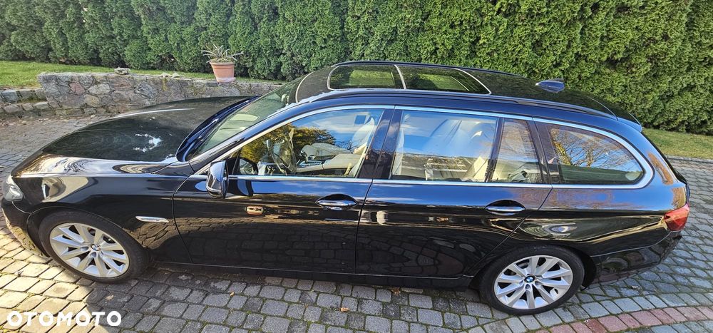 BMW Seria 5 525d xDrive Luxury Line - 3