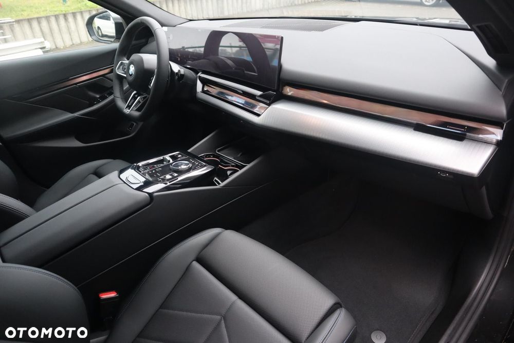 BMW Seria 5 520i - 14