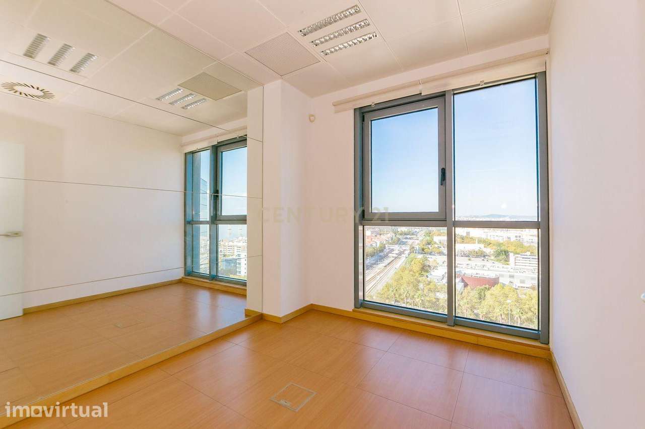 Imóvel transformado em Apartamento tipologia T2 - Edifício Panoramic n - Grande imagem: 2/31