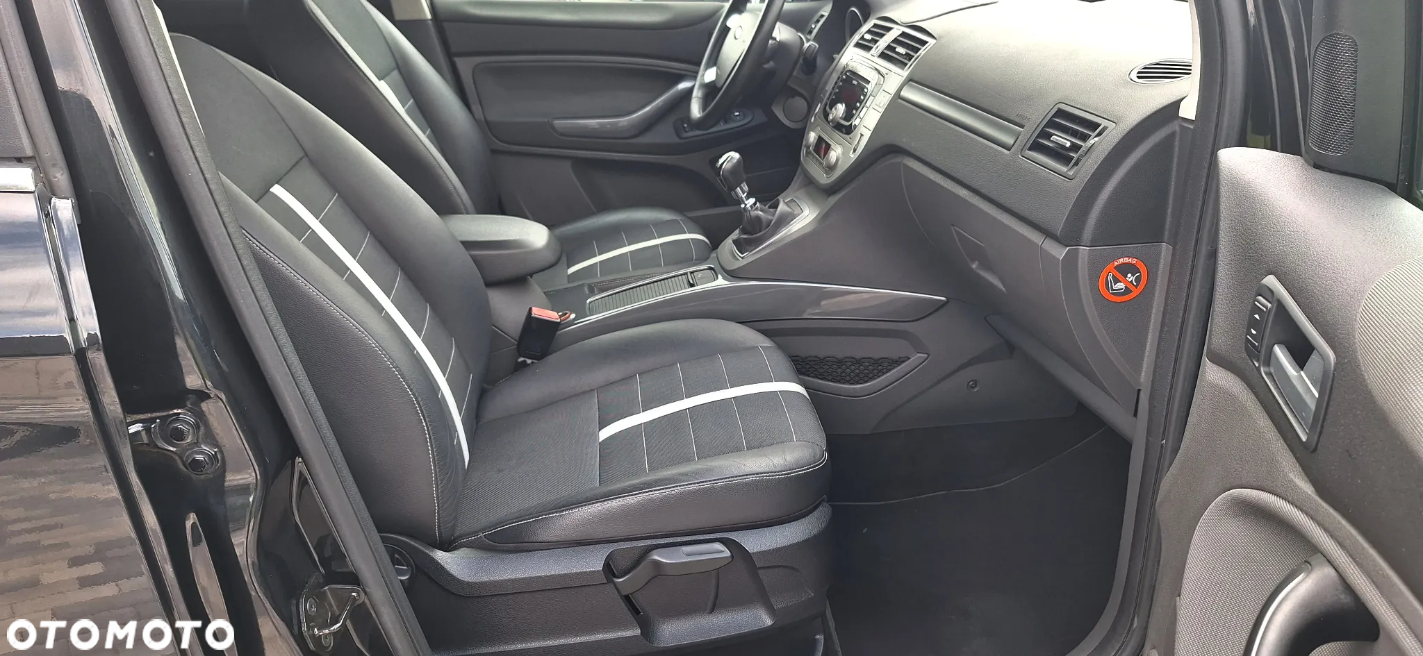 Ford Kuga 2.0 TDCi 2x4 Titanium - 14