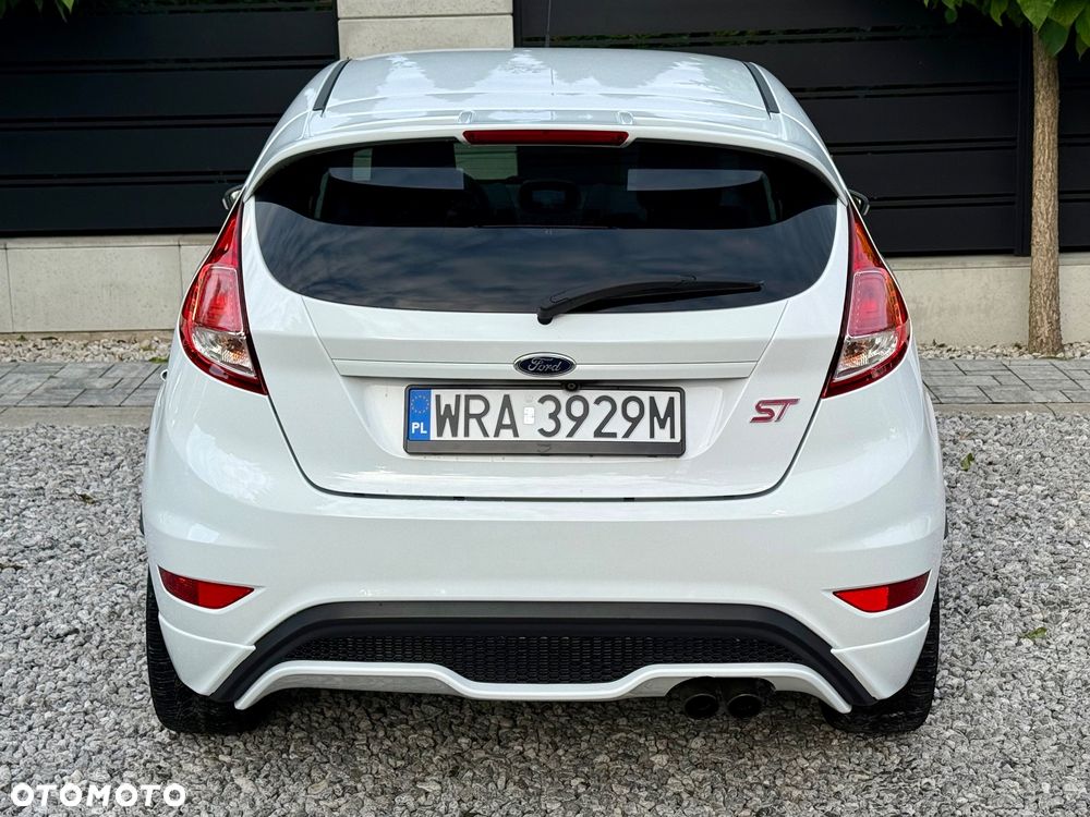 Ford Fiesta 1.6 EcoBoost ST - 11