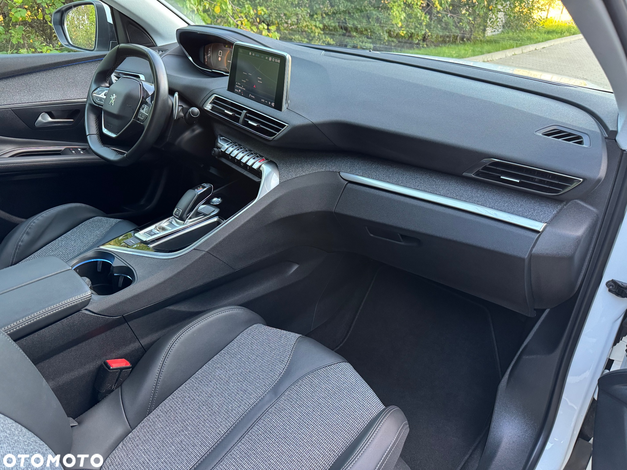 Peugeot 3008 PureTech 130 Stop & Start GPF EAT8 Allure Business-Paket - 28