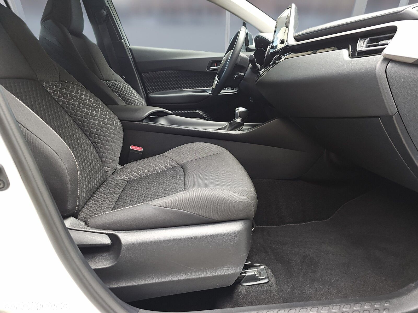 Toyota C-HR 1.8 Hybrid GPF Comfort - 21