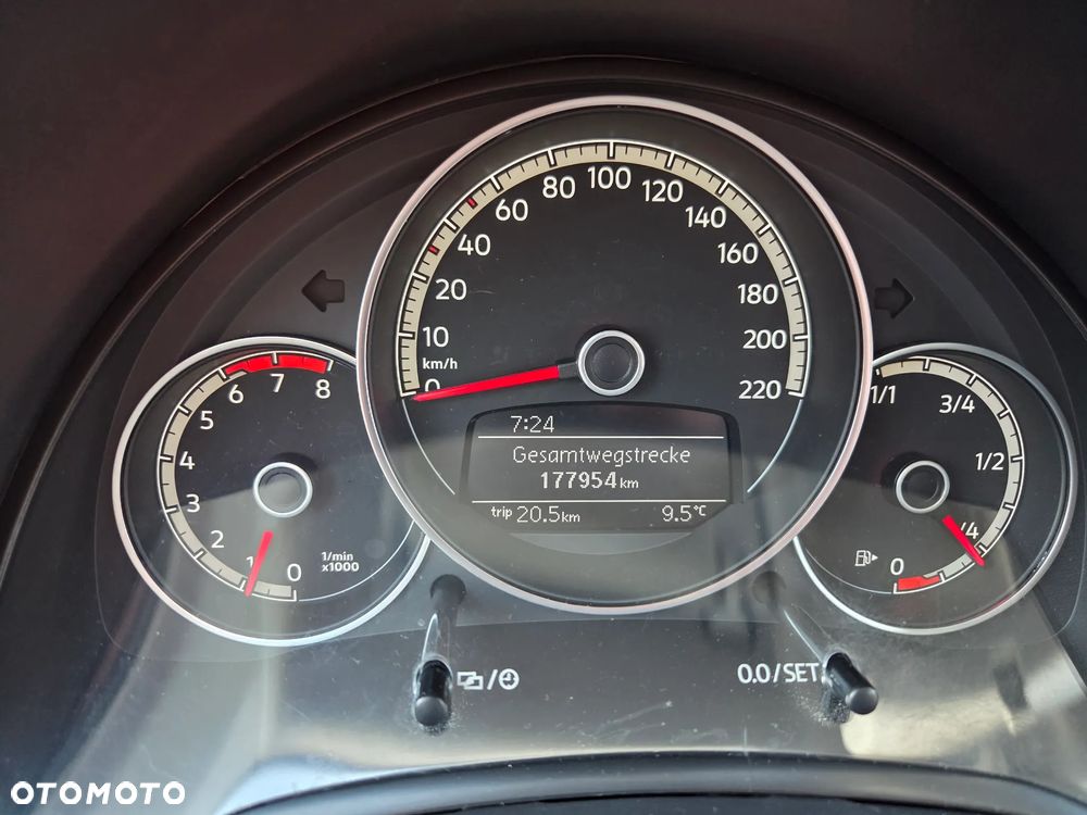 Volkswagen up! street - 15