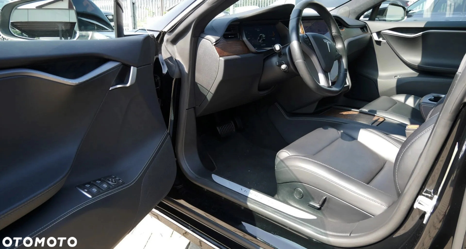 Tesla Model S Dual Motor Allradantrieb - 16