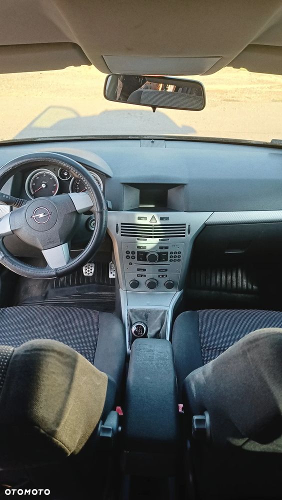 Opel Astra 1.9 CDTI Enjoy - 9