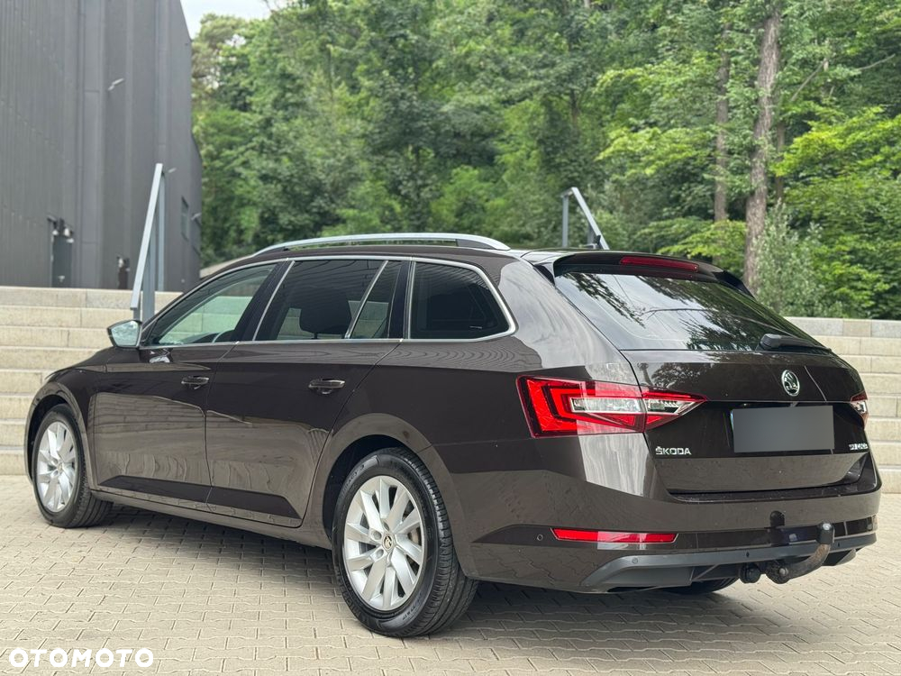 Skoda Superb 2.0 TDI Ambition DSG7 - 13