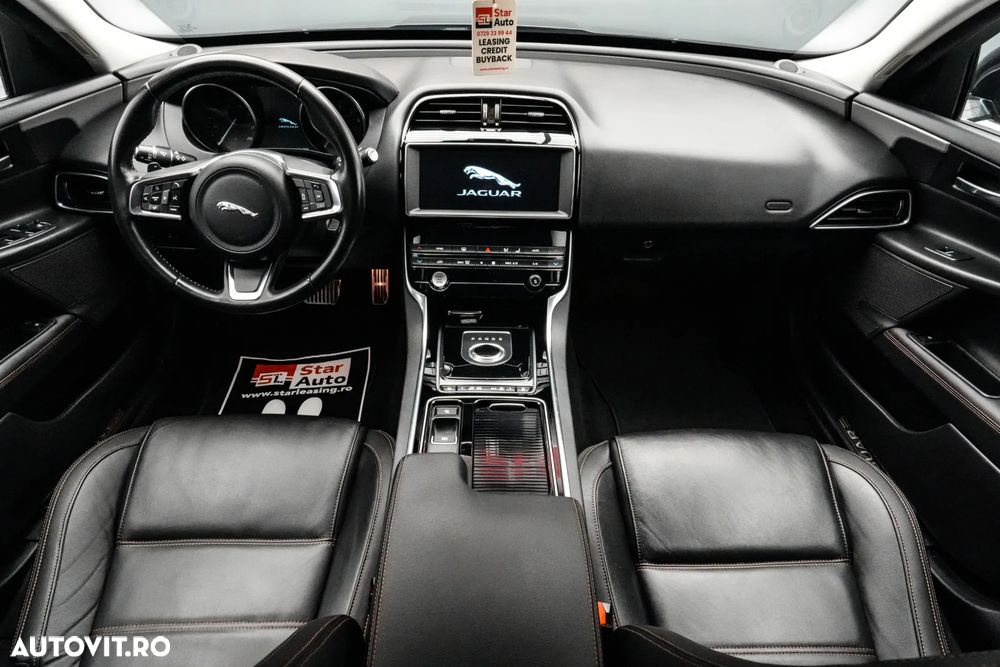 Jaguar XE 20t RWD Portfolio - 8
