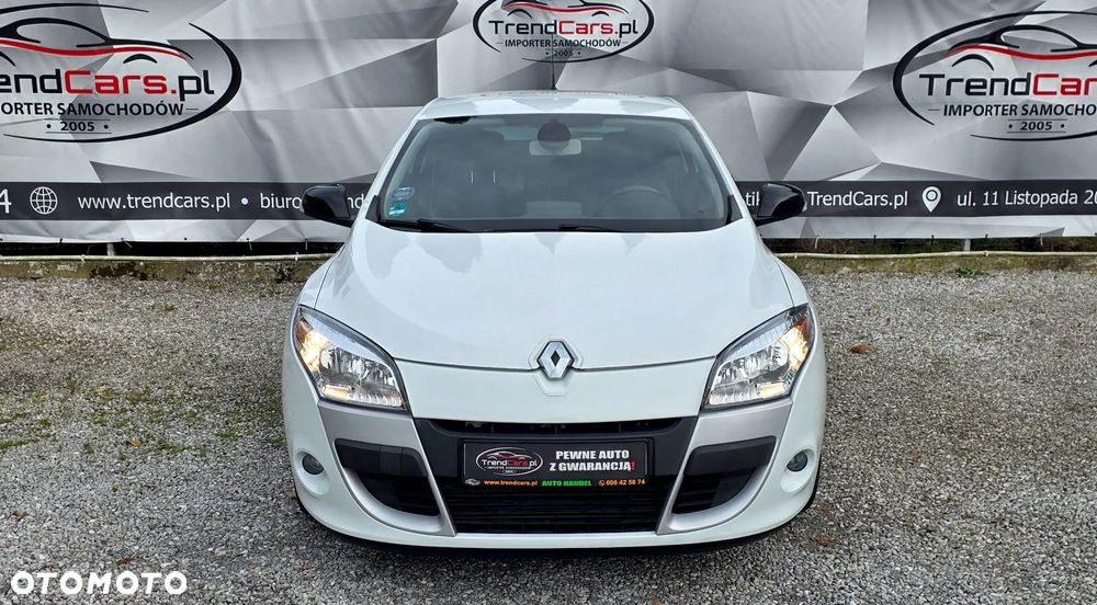 Renault Megane 2011 photo 2
