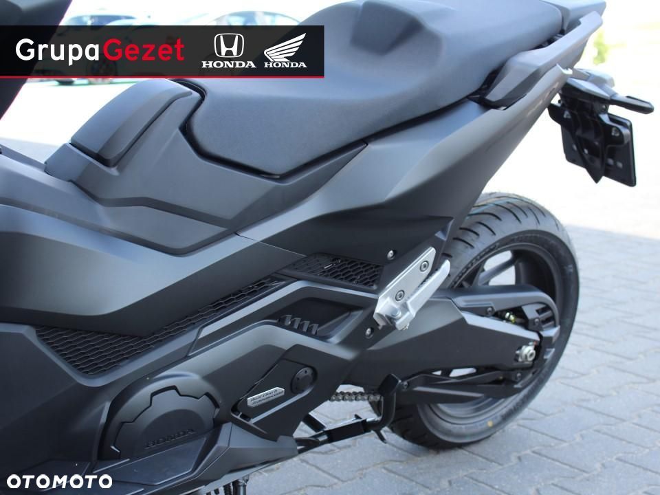 Honda NSS - 11