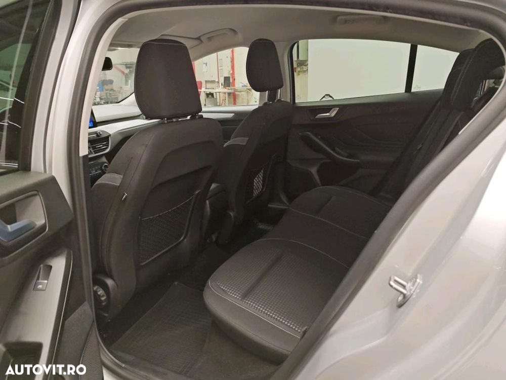Ford Focus 1.0 EcoBoost Hybrid Aut. COOL&CONNECT - 4