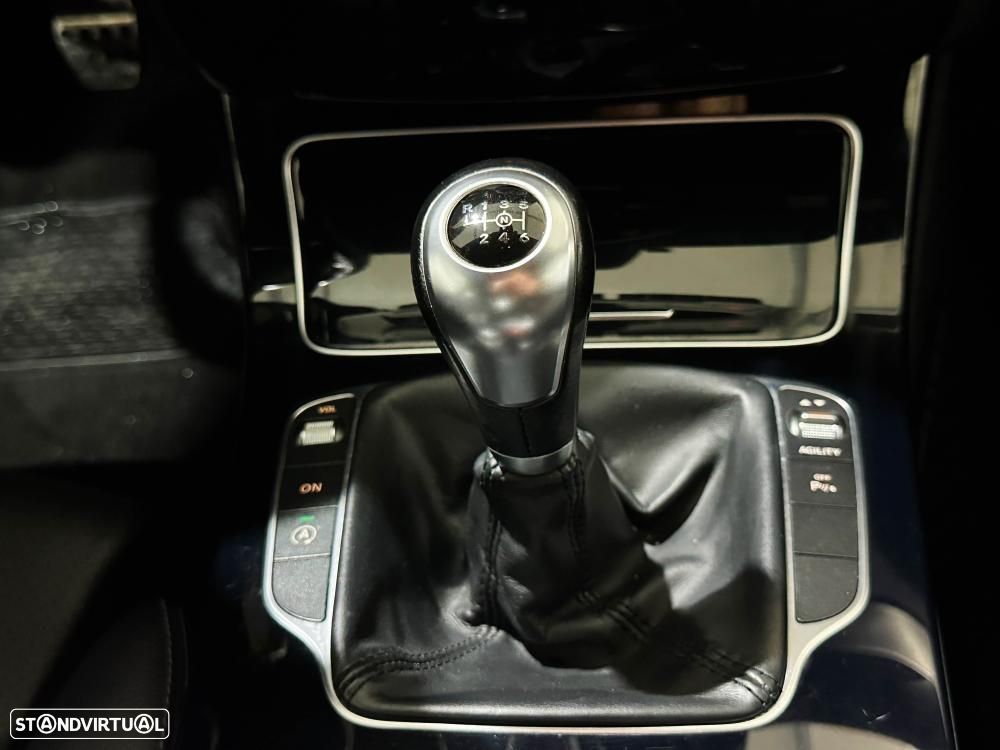 Mercedes-Benz C 180 BlueTEC AMG Line - 35