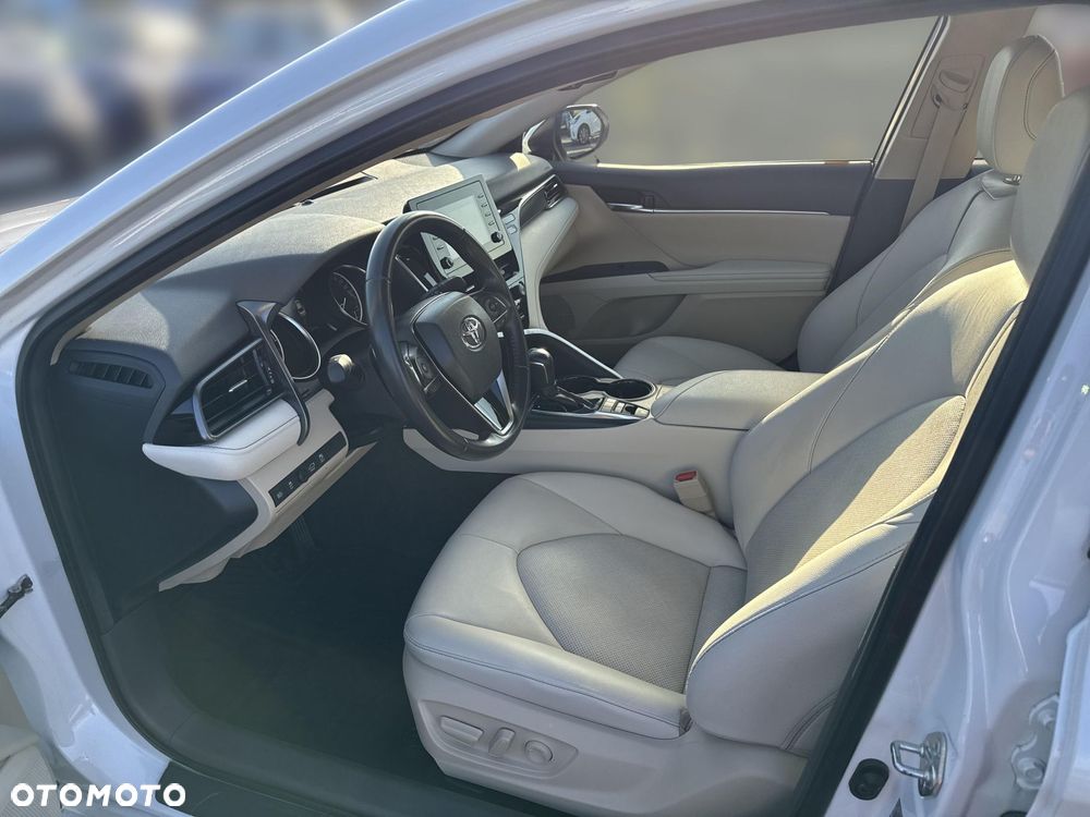 Toyota Camry 2.5 Hybrid Comfort CVT - 9