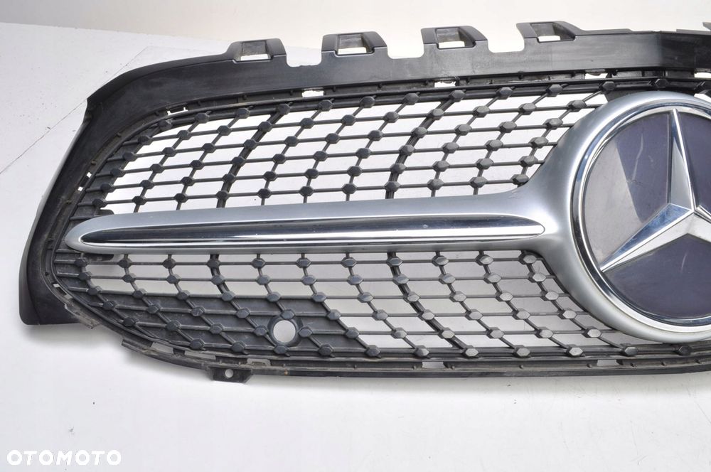 MERCEDES W177 ATRAPA GRILL A1778880200 A0008880400 - 2