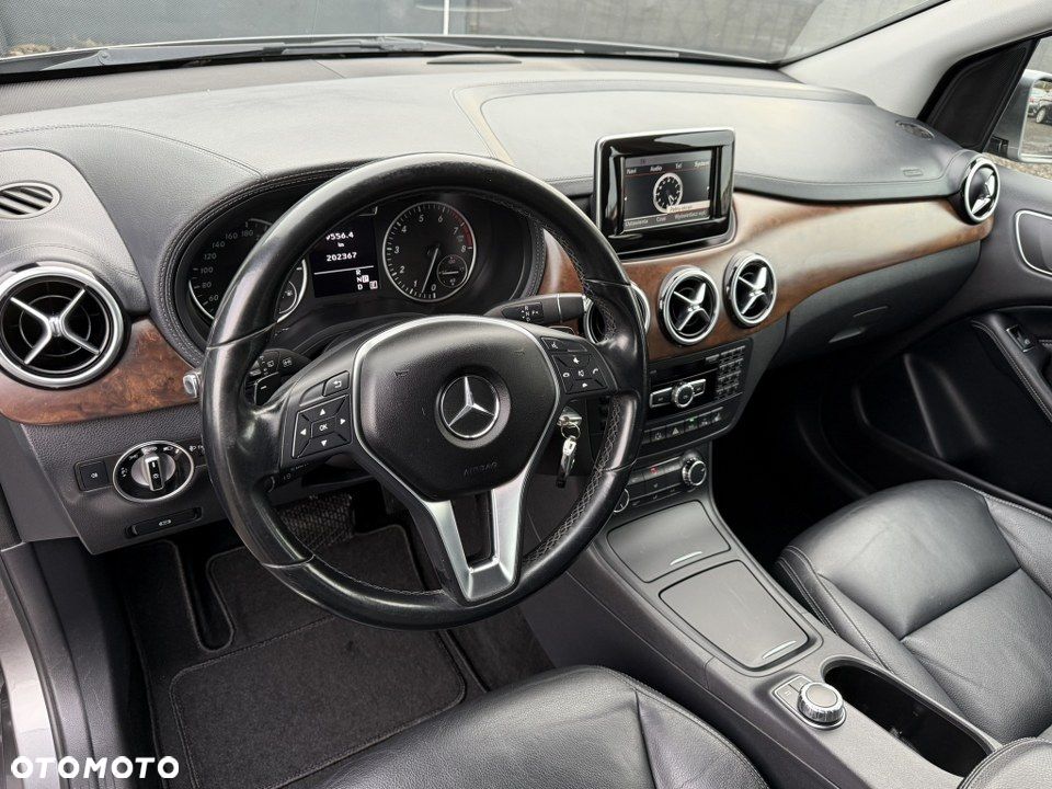 Mercedes-Benz Klasa B 180 (BlueEFFICIENCY) 7G-DCT - 18